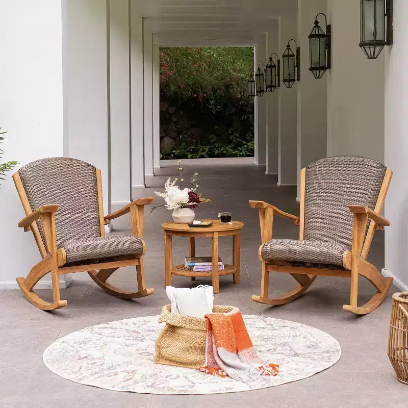 Ensemble conversationnel d'extérieur Sonoma Lane Burke 3 pièces en teck avec sièges tressés rembourrés – Idéal pour les petits espaces, finition teck brun