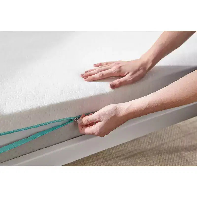Tempur-Pedic Tempur-Dream Crib and Toddler Mattress: Hypoallergenic, Waterproof Cover, Memory Foam, Firm/Soft Sides