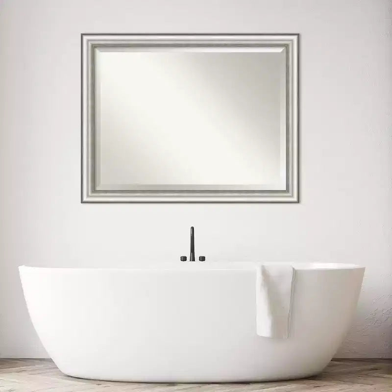 Miroir mural de salle de bain encadré en argent 45 po x 35 po - Amanti Art : Rectangle moderne, aucun assemblage requis