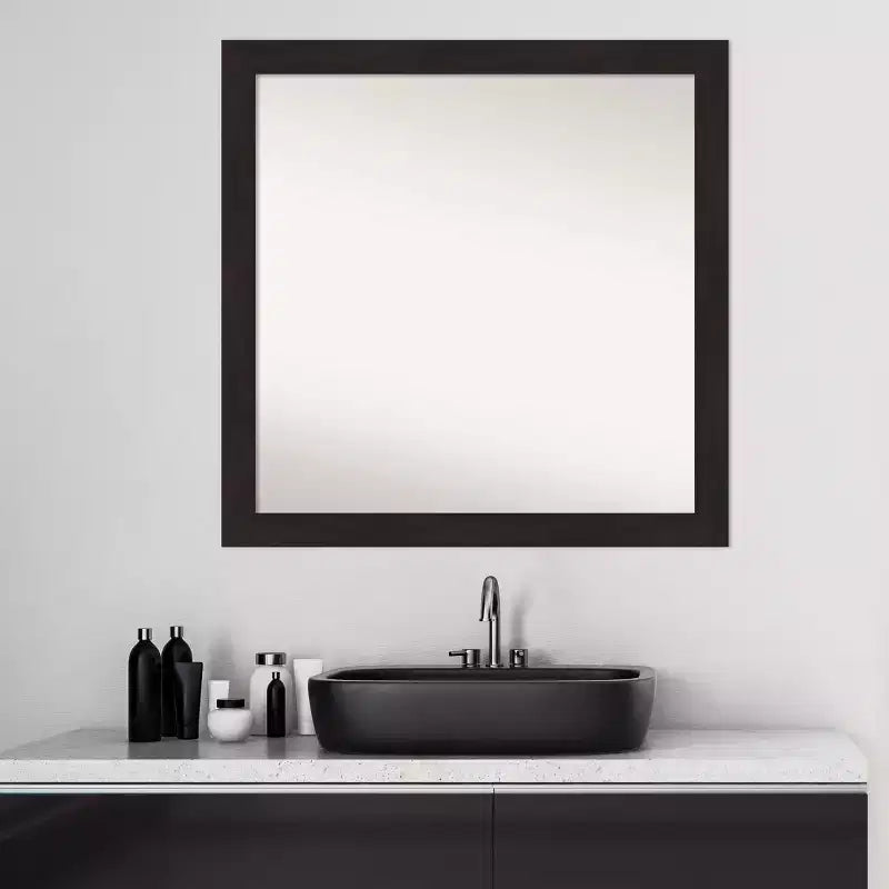Miroir mural étroit de salle de bain 30" x 30" sans biseau, marron expresso - Amanti Art : Cadre carré moderne en polystyrène, montage mural