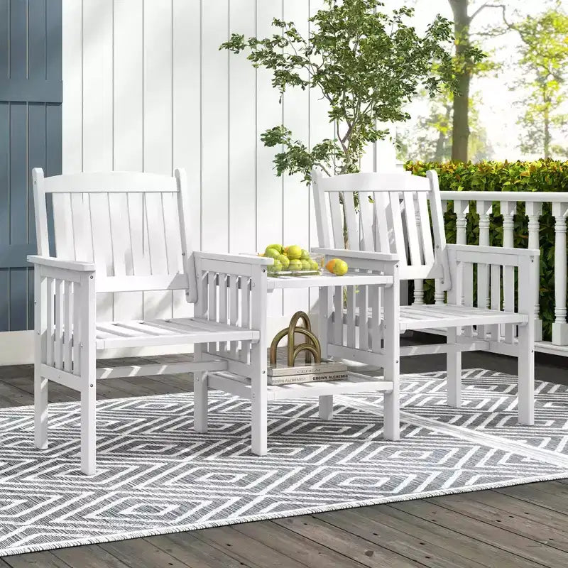 Causeuse d'extérieur Costway en bois de sapin avec table d'appoint à 2 niveaux et trou pour parasol de 5 cm marron/blanc