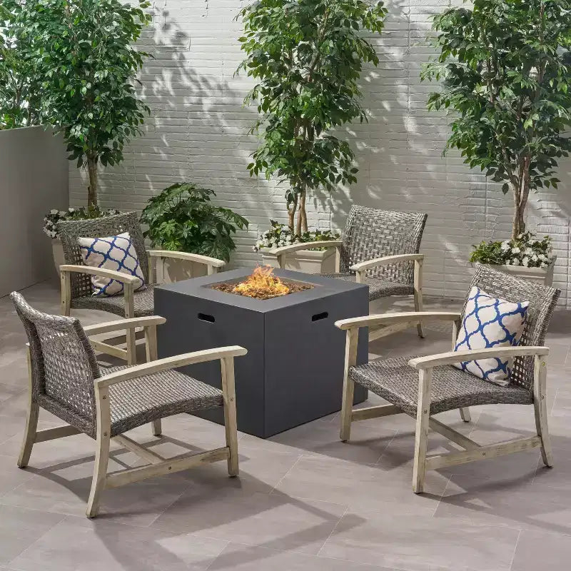 Christopher Knight Home Augusta Ensemble de 5 pièces pour extérieur en bois d'acacia et osier avec fauteuils de club et foyer
