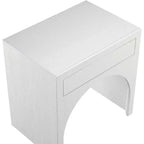Meridian Furniture, Table de nuit August