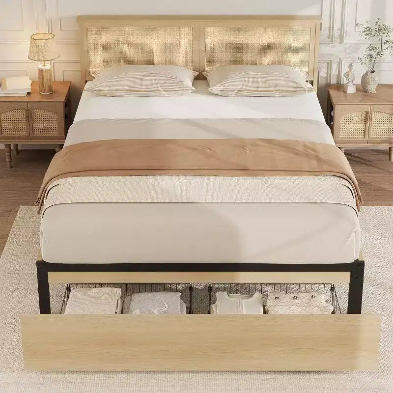 Cadre de lit plateforme pleine grandeur Acekool avec tête de lit en rotin, 2 tiroirs, lattes en bois robustes, design silencieux, pas besoin de sommier tapissier