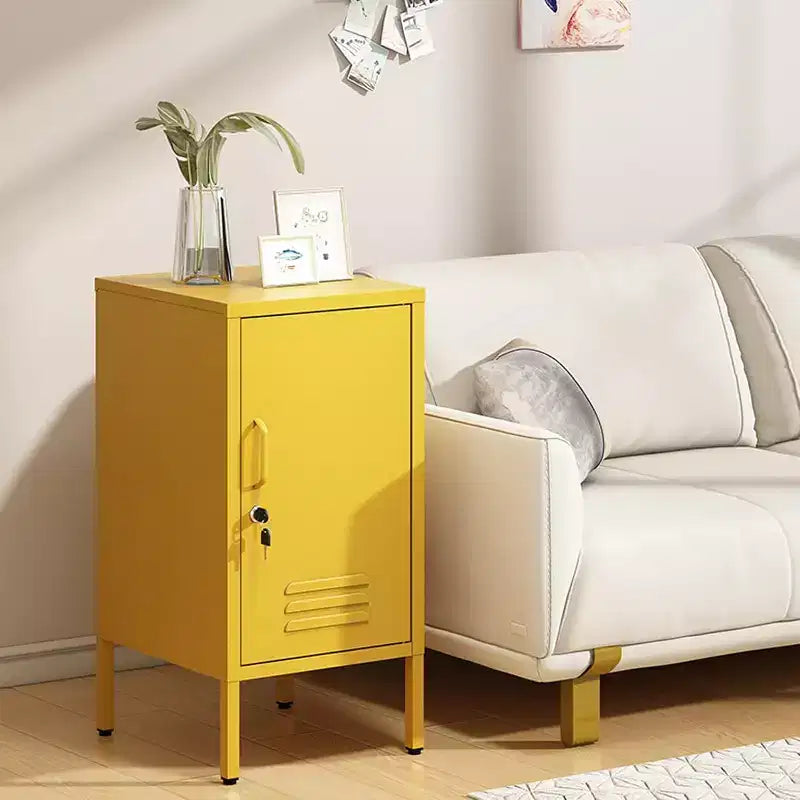 Table de chevet casier en métal, table de nuit à porte unique avec 2 étagères réglables, armoire latérale de chevet moderne pour chambre à coucher, salon, bureau