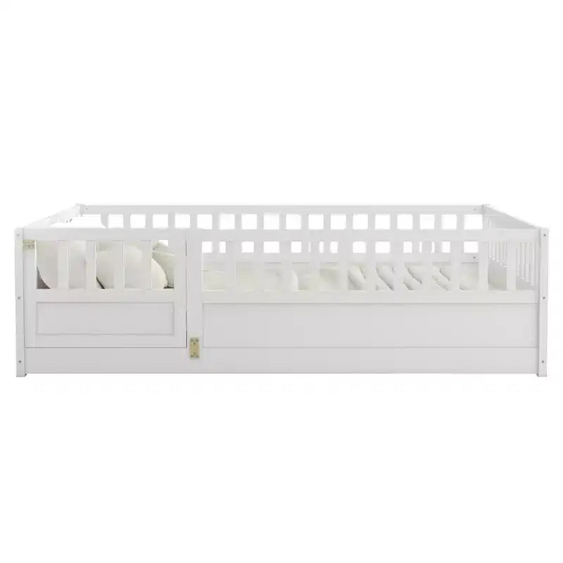 Lit double Bellemave, construction avec barrière de sécurité très haute, porte, lit de plancher Montessori en bois, blanc