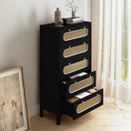 Commode bohème de 119,4 cm de hauteur avec poignées dorées et pieds réglables en rotin, 5 tiroirs, rangement en bois