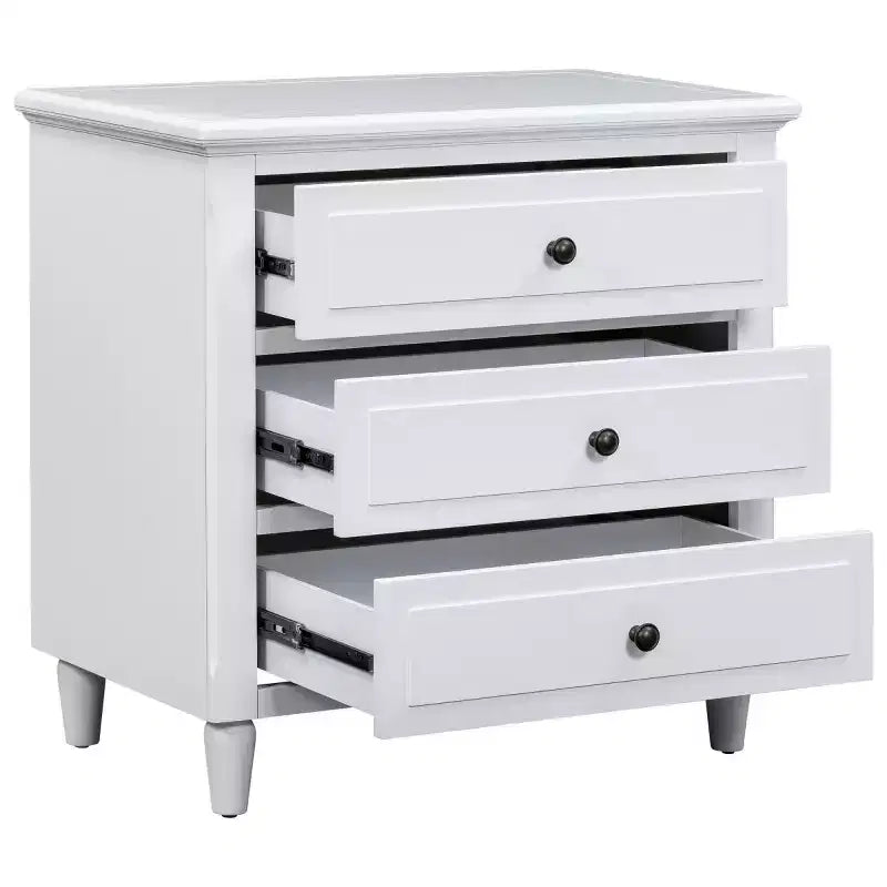 Table de chevet moderne à 3 tiroirs, meuble élégant avec poignées métalliques et pieds en bois d'hévéa - Panipeachy