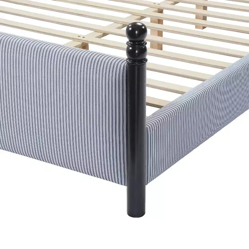 Lit Christopher Knight Home Iska moderne en bois d'hévéa rembourré et rayé avec tête de lit haute