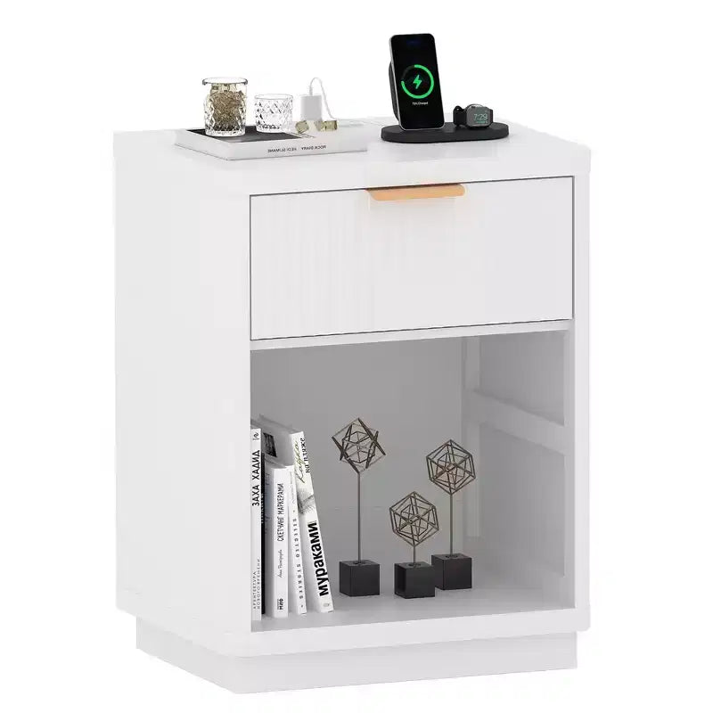 Fluted Farmhouse Night Stand, Nightstand w/Charging Station & Drawers, Modern Mid Century Bedside Table w/Metal Handle for Bedroom Office