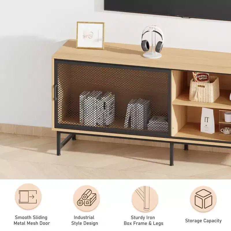 Meuble TV industriel avec portes coulissantes en maille métallique, buffet de salon moderne en bois avec pieds en métal, passe-câbles, grand espace de rangement