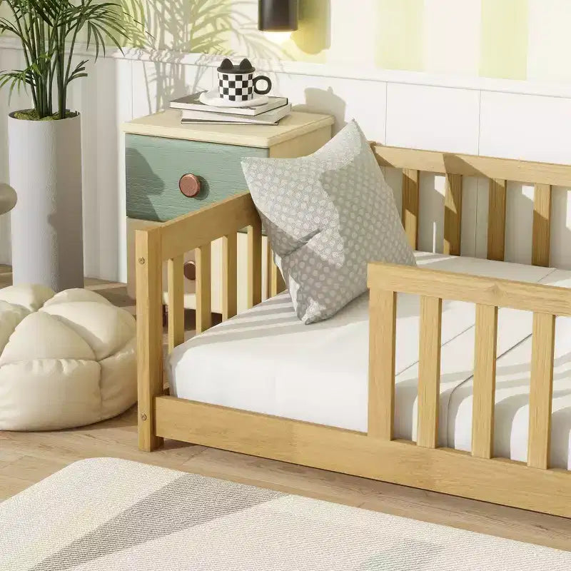 Lit au sol Montessori Bellemave double avec barrière de sécurité, lit plateforme pour enfants avec rambardes, cadre en bois massif, pour chambre d'enfant et de bébé
