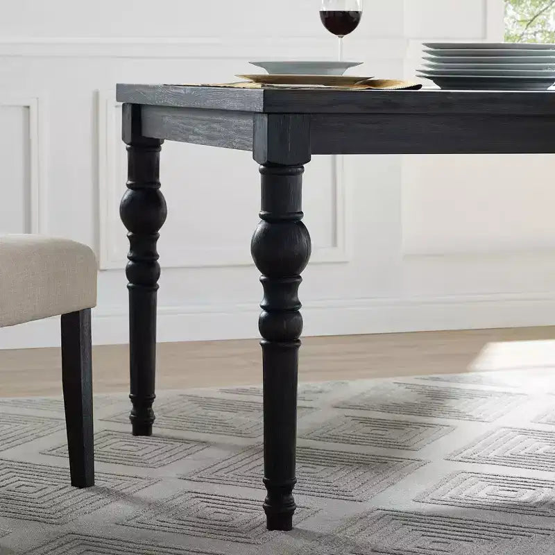 Table à manger en bois traditionnel GDFStudio Ashford avec pieds tournés