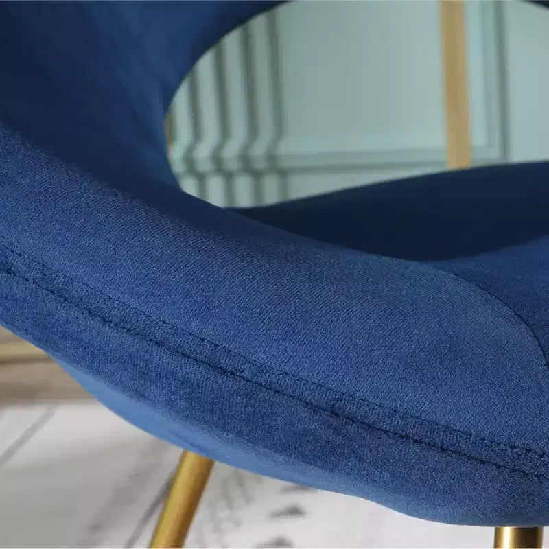Fauteuil d'appoint en velours soyeux TUYOHW, fauteuil de salon avec base traîneau en métal doré, dossier incurvé, fauteuil moderne pour salon, chambre à coucher