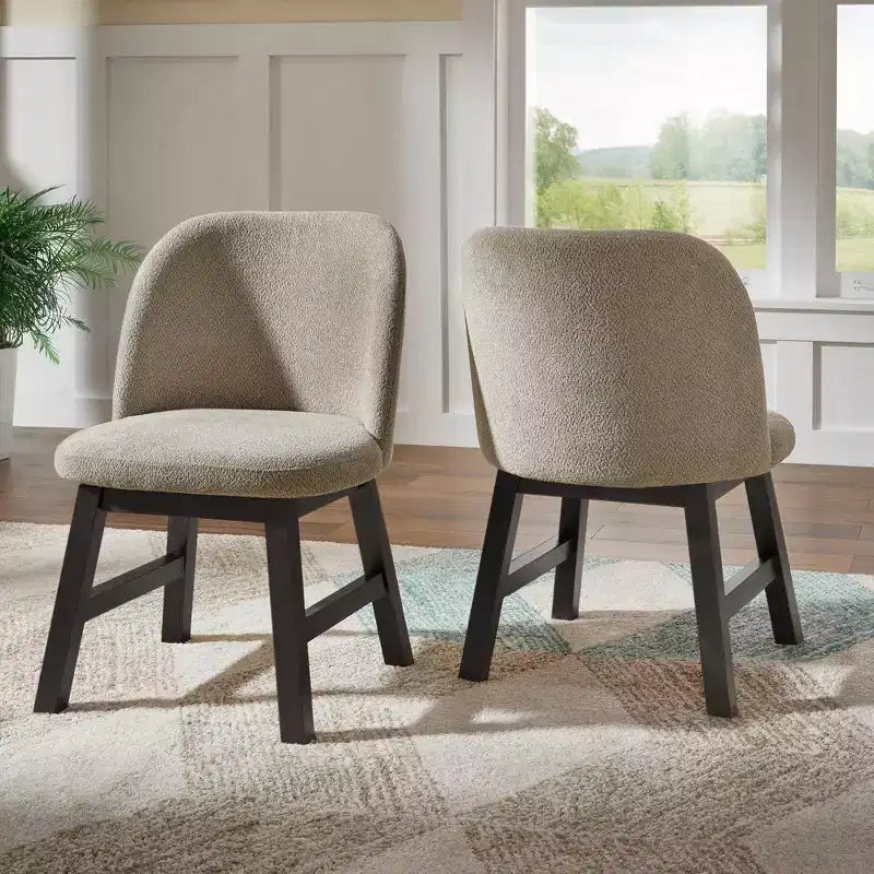Chaise de salle à manger à dossier bas incurvé en tissu taupe Fuske Wood Finish (lot de 2) - iNSPIREQ