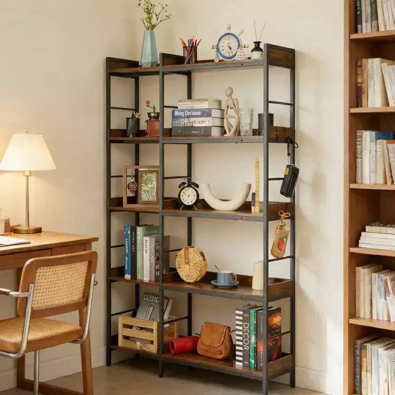 Étagère industrielle à 5 niveaux avec cadre en métal, étagères ouvertes, 4 crochets, design d'angle réversible, bibliothèque en bois pour salon, chambre à coucher