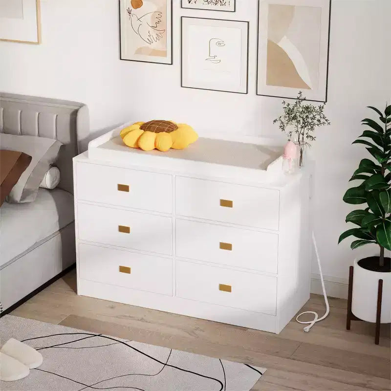 Commode à langer 6 tiroirs, commode de chambre de bébé et station à langer avec plateau amovible, matelas doux et rangement multifonctionnel