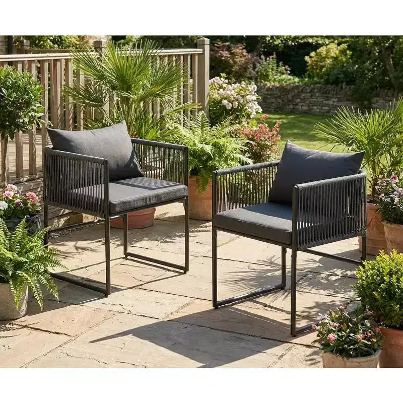Lot de 2 chaises de jardin modernes en rotin synthétique avec coussins, mobilier d'extérieur résistant aux intempéries pour patio, balcon ou terrasse, assise confortable