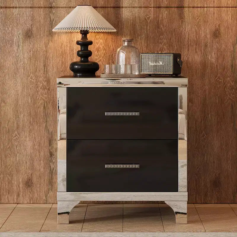 Table de chevet 2 tiroirs élégante, moderne, laquée brillante avec accents de miroirs pour chambre à coucher ou salon