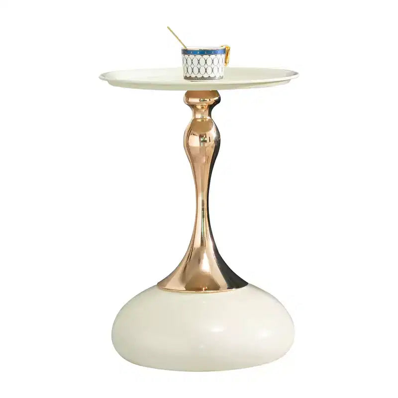 Table d'appoint ronde en métal blanc, petite table basse avec finition dorée, table d'appoint compacte pour petits espaces de vie
