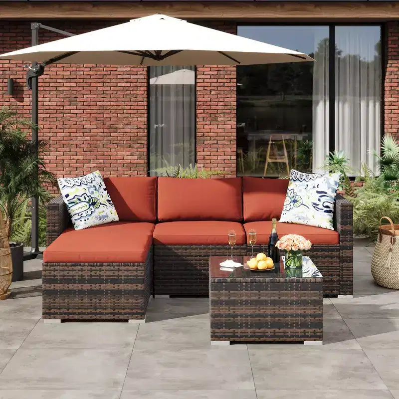 Ensemble de canapé d'angle extérieur en rotin synthétique 5 pièces résistant aux intempéries, salon de jardin modulable avec coussins et table basse en verre