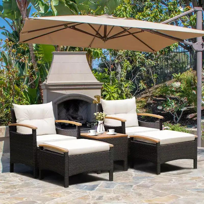 Ensemble de meubles de patio en rotin Costway 5 pièces, canapé, pouf, table rembourrée avec plateau en bois