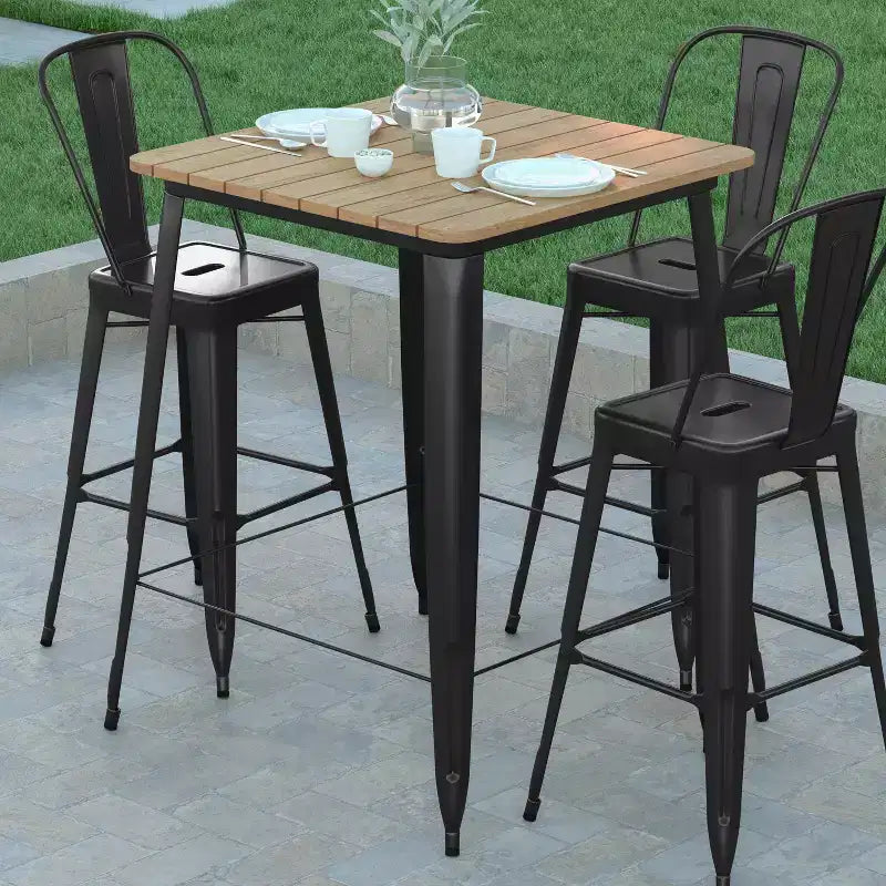 Table de bar intérieure/extérieure Emma et Oliver, plateau carré de 31,5 po en résine polymère tout temps avec base en acier