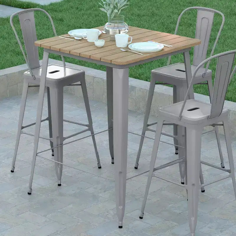 Table de bar intérieure/extérieure Emma et Oliver, plateau carré de 31,5 po en résine polymère tout temps avec base en acier