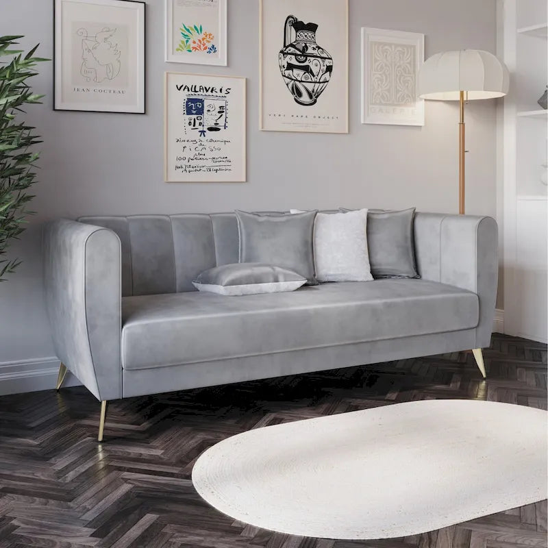 Canapé 3 places à accoudoirs évasés en velours Scarlett avec 4 coussins décoratifs