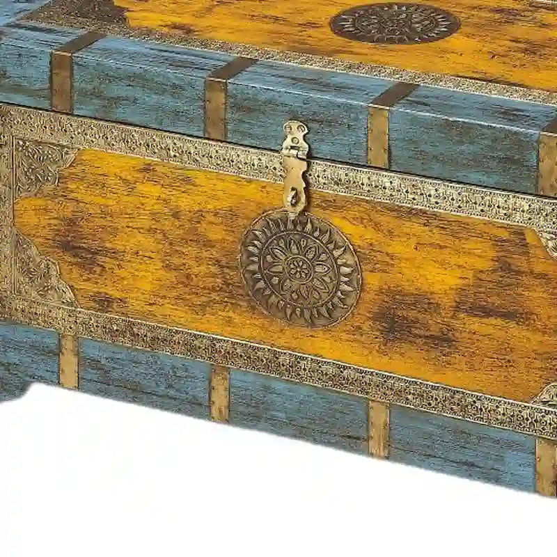 Malle de rangement en laiton incrusté, peinte à la main