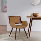 Chaise de salle à manger en similicuir de style milieu de siècle Carson Carrington Kjerringvag avec pieds en métal