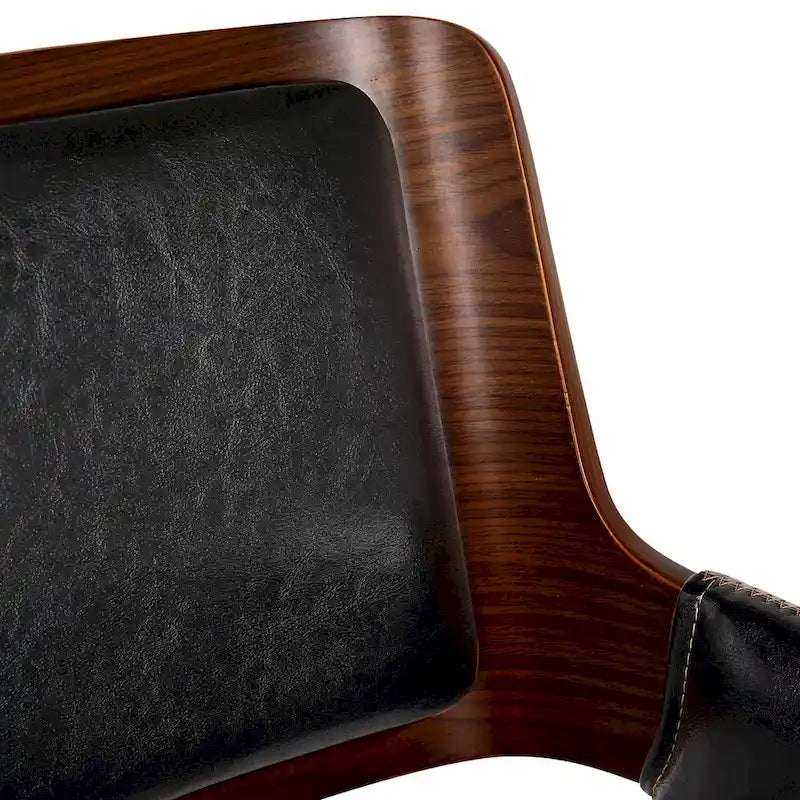 Chaise de salle à manger en similicuir de style milieu de siècle Carson Carrington Kjerringvag avec pieds en métal