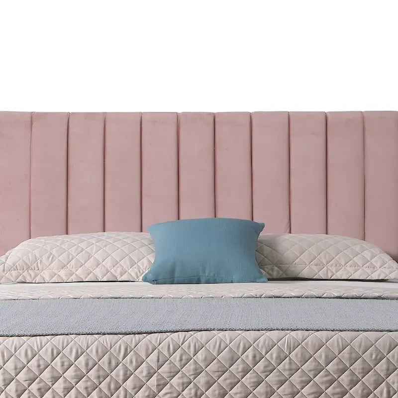 Lit plateforme rose capitonné de style moderne du milieu du siècle