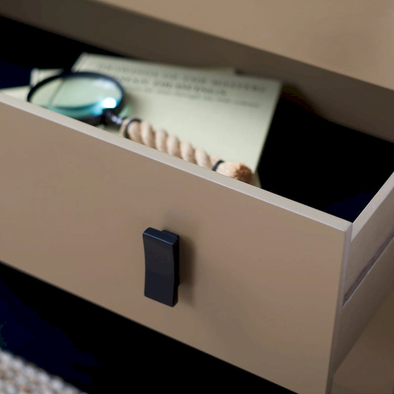 SAFAVIEH Attie 3-Drawer Storage Bedroom Chest.