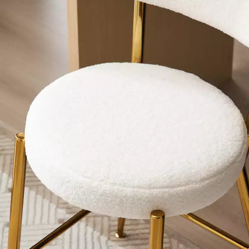 HOMLUX Lot de 4 tabourets de bar 24,8" Chaise de salle à manger hauteur comptoir de pub avec pieds dorés, Blanc/Noir