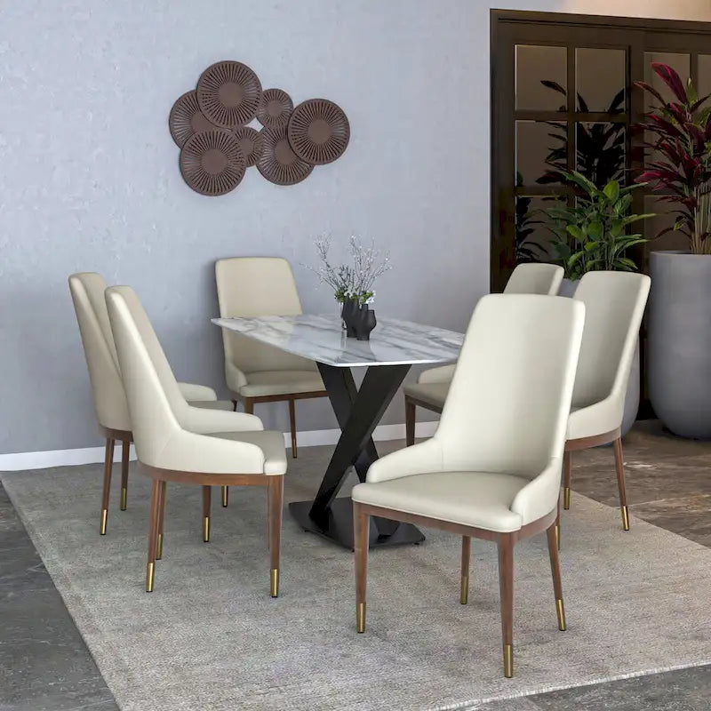 Chaise de salle à manger en cuir rembourrée avec cadre en bois d'hévéa, chaise d'appoint à dossier haut et pieds à accents dorés pour salon